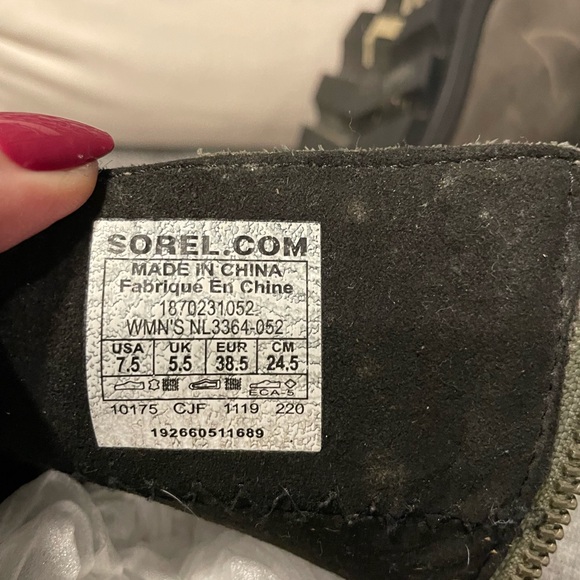 Sorel Joan of Arctic wedge Women's Ankle Boots in gray - Picture 7 of 7